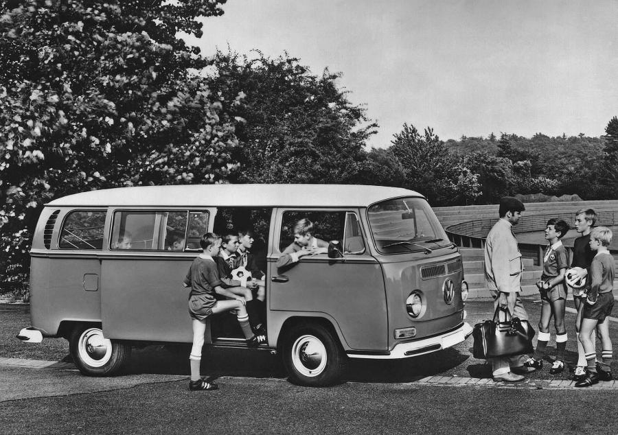  Volkswagen T2 Bus 1967 года  (фото 3 из 16)